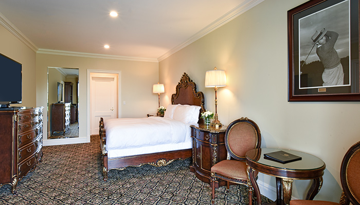 Overnight Guest Suites Bedroom At Trump National Golf Club Westchester, Briarcliff Manor, Ny